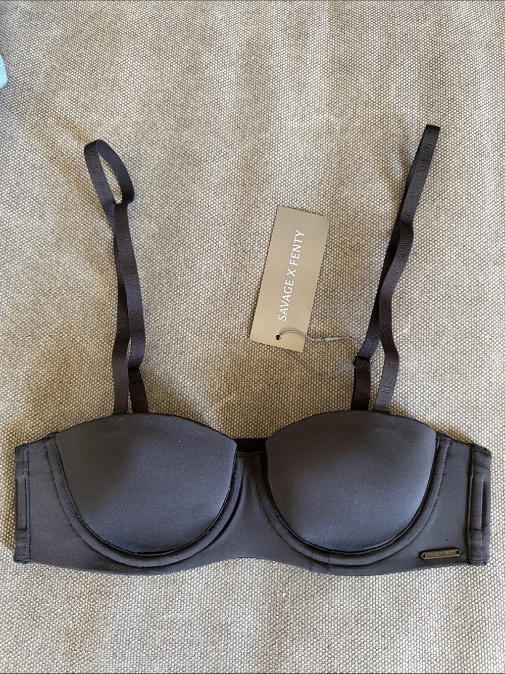 Savage X Fenty Black Convertible Strap Bra. NWT 32A